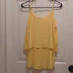 White House/Black Market Tiered Tank